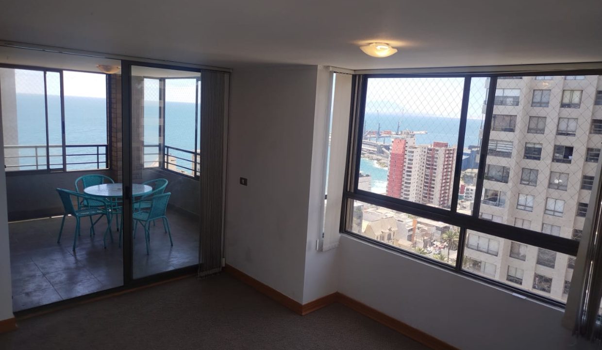 2b0f2d57-9f46-4ac4-b439-f6529c74c938