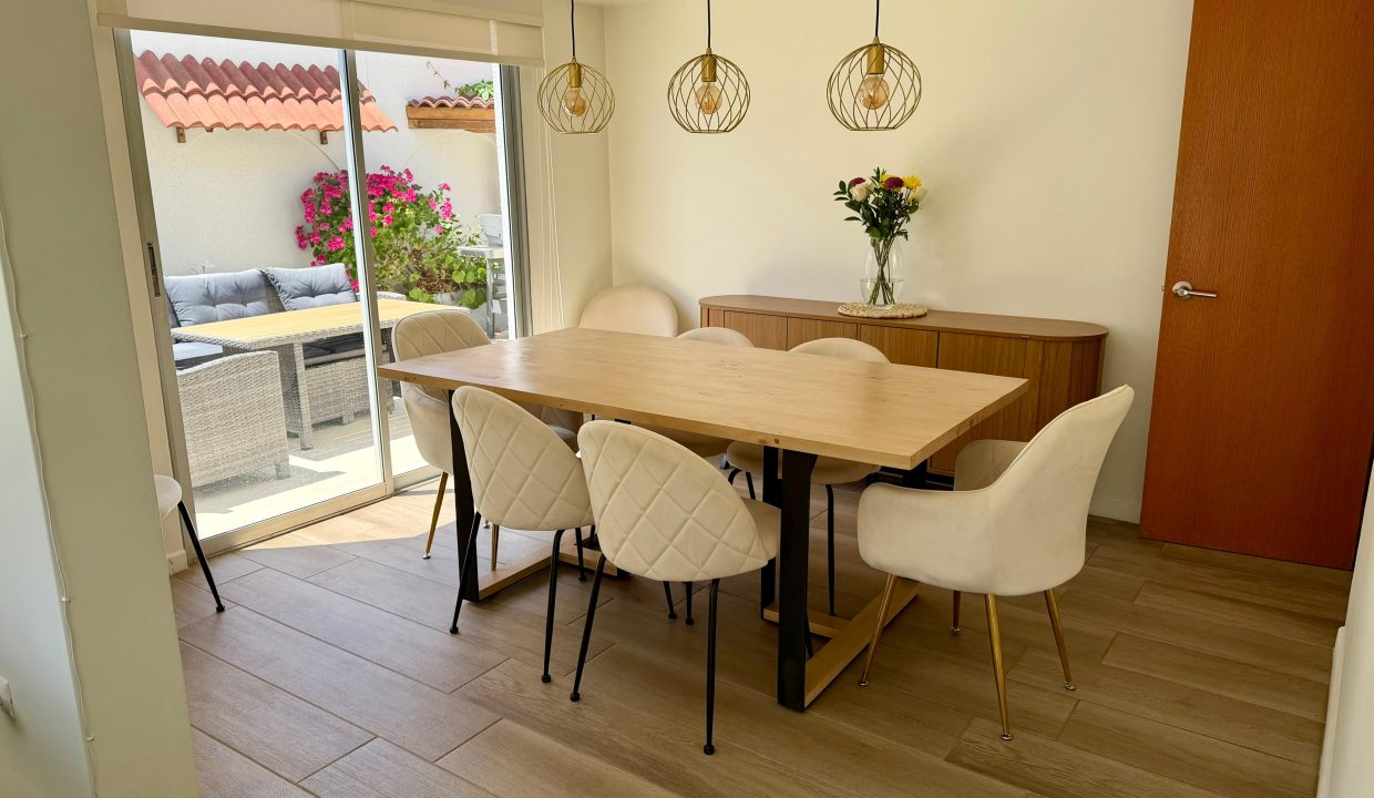 cbb8a812-3a0b-4099-806f-c6fdce73bc18